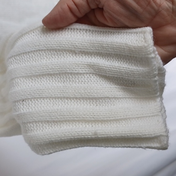 HAODUOYI designer Cream Reindeer sweater, 22" Ptp - Picture 4 of 7